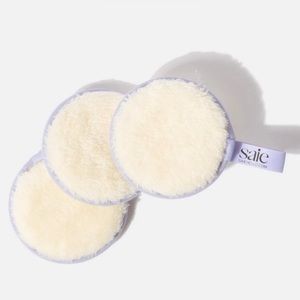 Saie Beauty reusable makeup wipes set of 3 white environmentally friendly